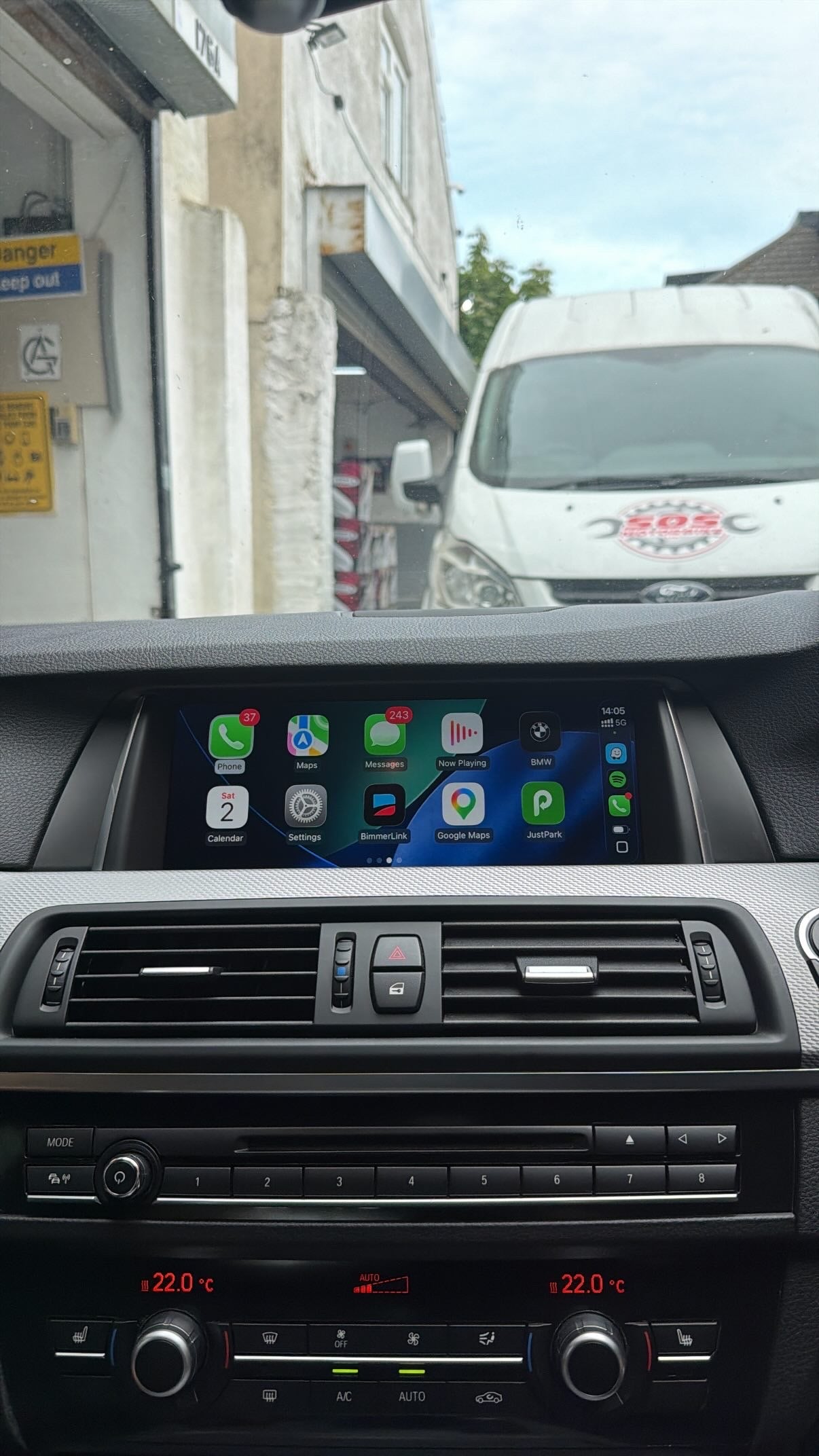 BMW Pro Navigation NBT Evo ID6 IDrive upgrade With CarPlay