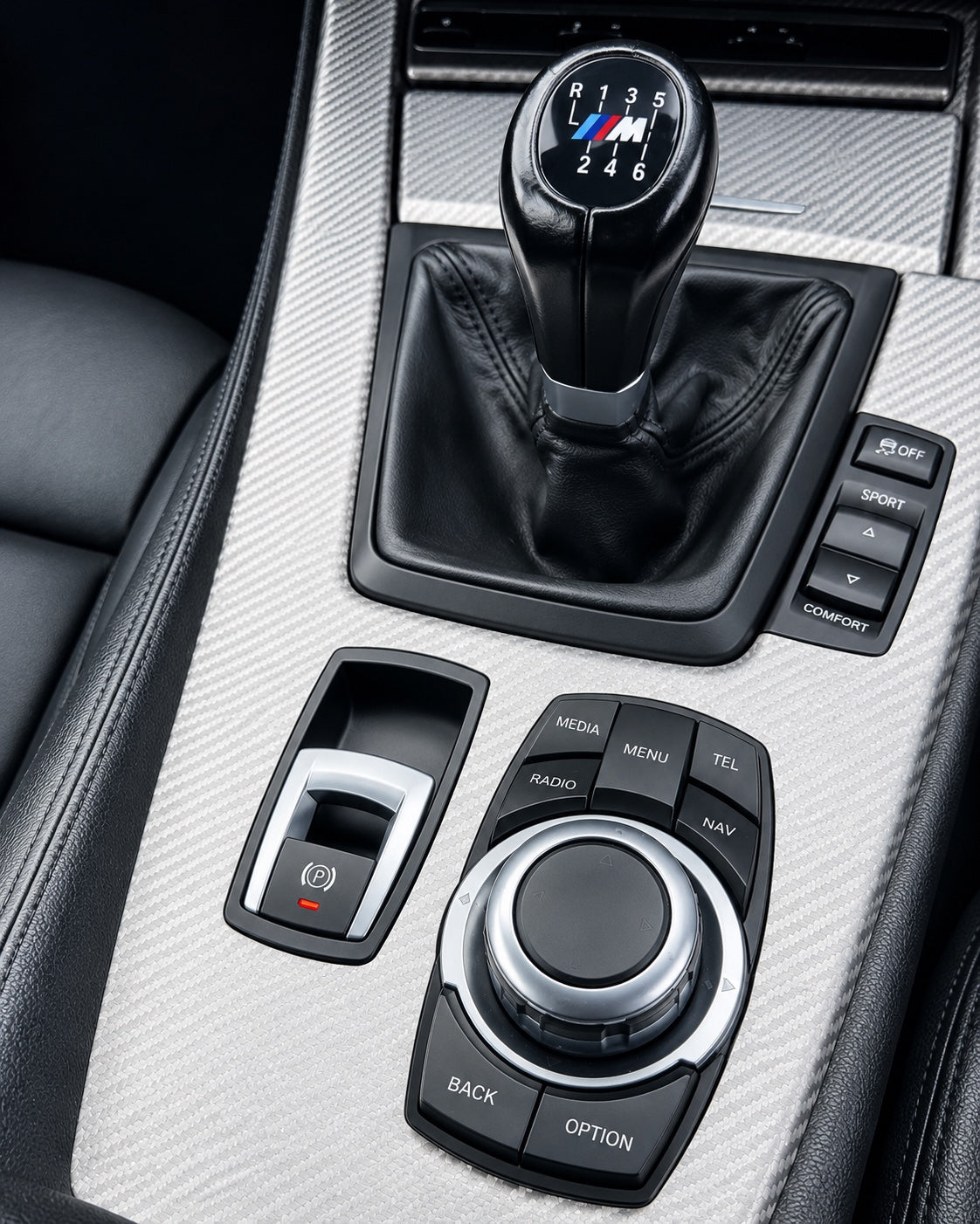 BMW Z4 E89 Android touchscreen retrofit installation photograph