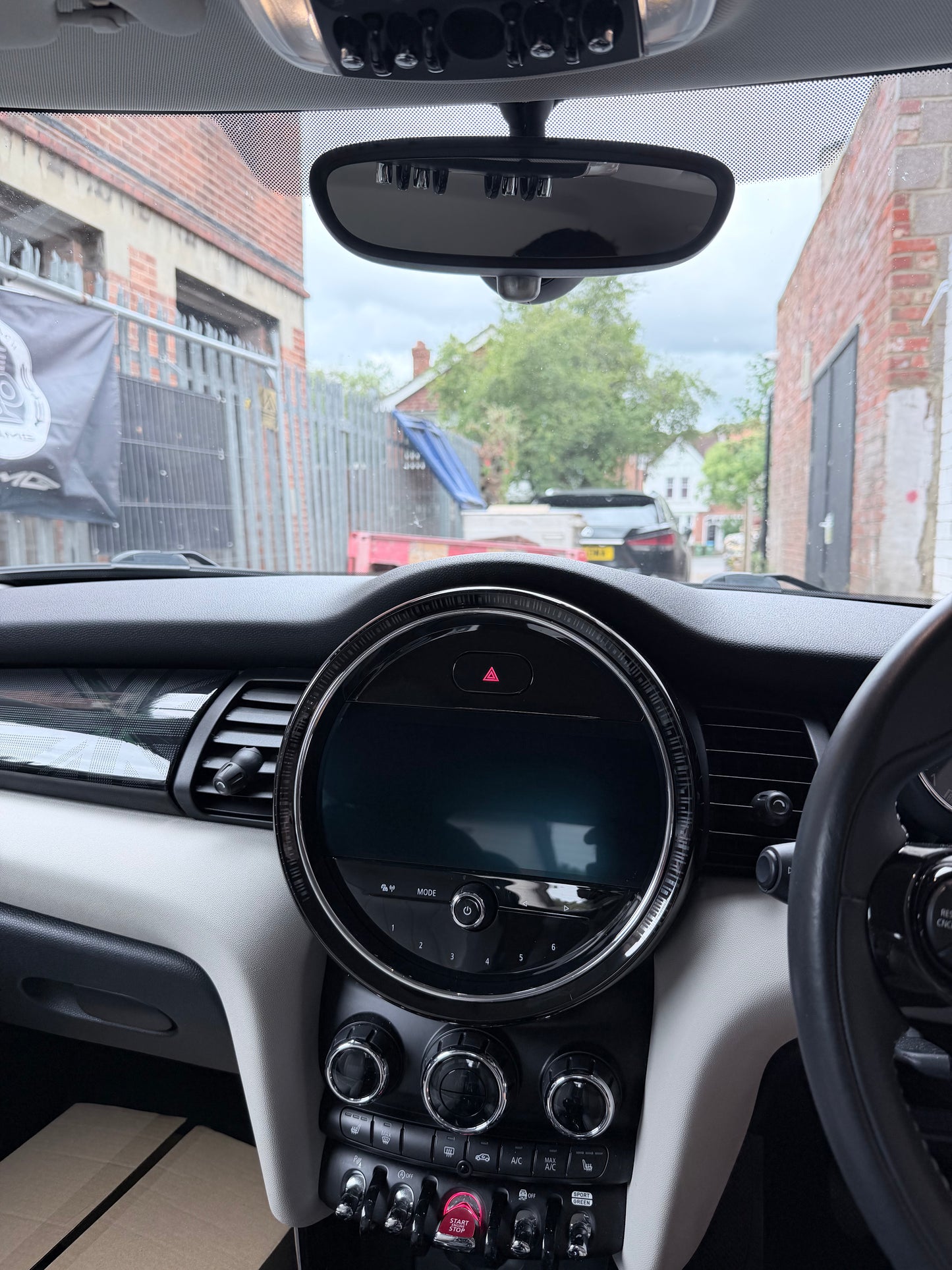 MINI iDrive 6 Upgrade with Apple CarPlay | Professional Navigation (6CP)