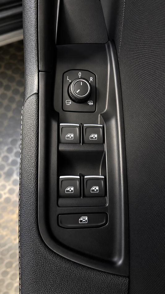 Audi A1 folding mirror control switch